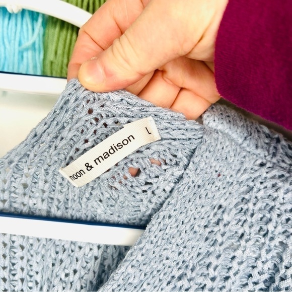 Moon and Madison Cropped Chunky Knit Button Up Cropped Cardigan Size Large - Picture 6 of 11